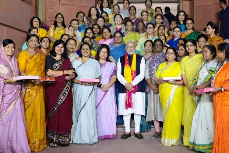 भारत की आधी आबादी के लिए खुशखबरी! बहुत जल्द महिला आरक्षण कानून लागू करने की तैयारी में मोदी सरकार