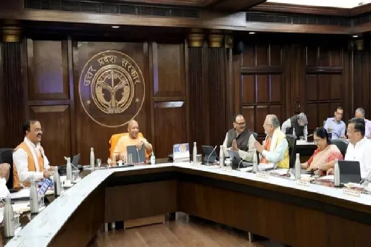 UP कैबिनेट बैठक में 37 प्रस्तावों में से 35 को मंजूरी, किसानों के हित में बड़ा फैसला