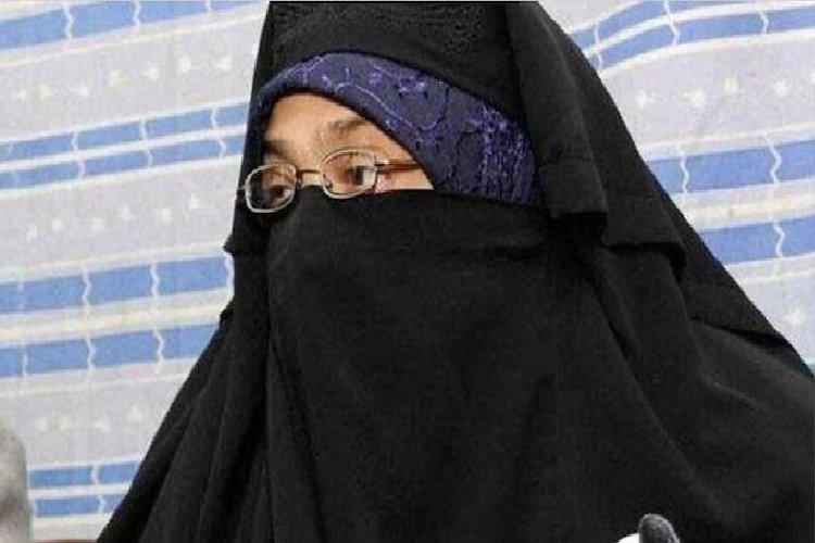कश्मीर की आसिया अंद्राबी को उम्रकैद की सजा, साधी सोफ़ी फहमीदा और नाहिदा नसरीन भी दोषी