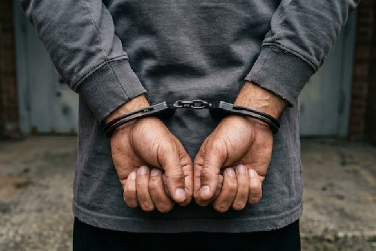 रिश्तों का क़त्ल: पत्नी की हत्या कर पति ने कहा - 