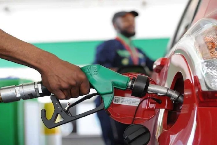 मोदी सरकार ने पेट्रोल और डीजल पर एक्साइज ड्यूटी Rs 10 घटाई, क्या होगा असर?