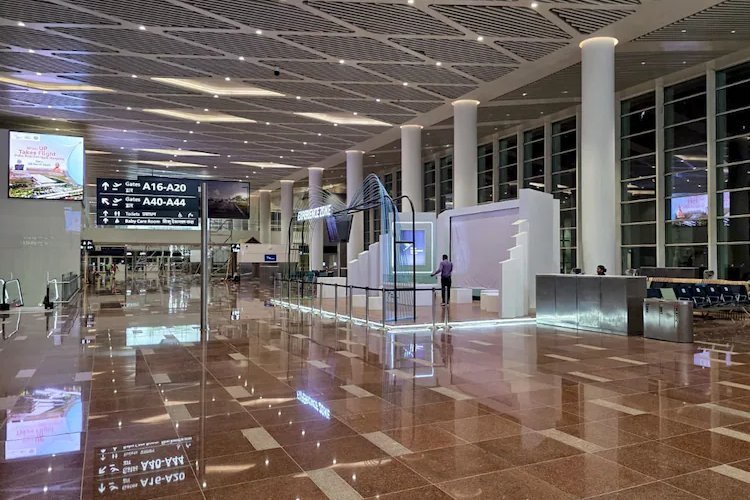 UP की हवाई विकास कहानी को नई ऊंचाई देने को जेवर एयरपोर्ट तैयार, आज PM करेंगे उद्धाटन