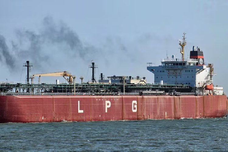 ईरान ने भारत के दो और LPG टैंकरों को होर्मुज जलडमरूमध्य पार करने की दी अनुमति