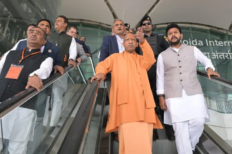 CM योगी के विजन व नियमित समीक्षा से तय समय में तैयार जेवर एयरपोर्ट