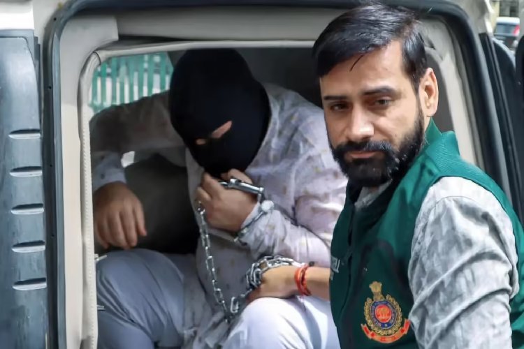 दिल्ली पुलिस ने ISI-लश्कर के खूंखार कमांडर शब्बीर लोन को गाजीपुर से दबोचा, मंदिरों पर हमले की साजिश नाकाम