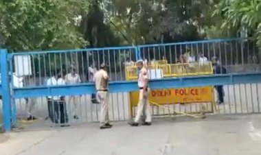 असम पुलिस का बड़ा एक्शन: कांग्रेस नेता पवन खेड़ा के दिल्ली स्थित घर पर छापा