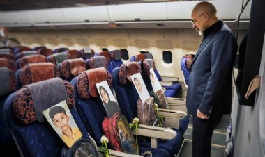 खून से सने हुए बैग और मासूमों की तस्वीरें, ईरानी डेलिगेशन ने शेयर की विमान की तस्वीर, दिलाई मिनाब स्कूल हमले की याद