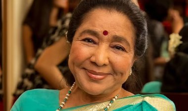 मशहूर गायिका आशा भोसले को आया हार्ट अटैक, हालत गंभीर!