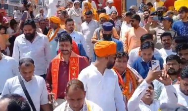 गोल टोपी में हरकी पैड़ी एंट्री पर बवाल, श्री गंगा सभा ने मुकदमे दर्ज करने की मांग, कहा- सनातन का अपमान