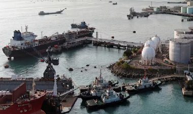 अमेरिका द्वारा प्रतिबंधित चीनी जहाज ट्रंप के होर्मुज ब्लॉकेड से गुजरा, ईरान ने मारा ताना