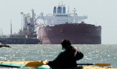 ''हम कहें तभी होर्मुज से गुजरें...'' फायरिंग घटना के बाद भारतीय नौसेना की सलाह