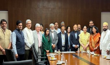 हम साथ में नाव चलाएंगे या साथ में डूबेंगे: NSA अजीत डोभाल ने प्रमुख भारतीय मुसलमानों से की मुलाकात