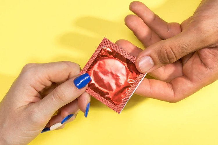 अमेरिका-ईरान- इजरायल जंग की वजह से कंडोम 50% तक हो सकते हैं महंगे