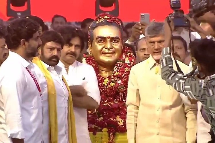 अर्थशास्त्री ने आंध्र प्रदेश विधानसभा चुनावों को लेकर उठाए गंभीर सवाल, पूर्व मुख्य निर्वाचन आयुक्त की जांच की मांग 