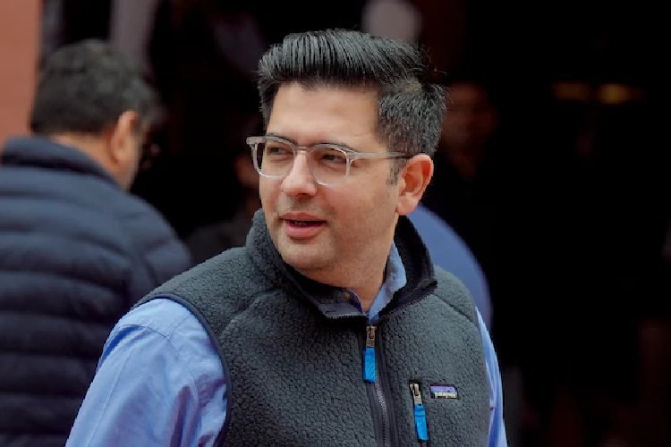 राघव चड्ढा को राज्यसभा से डिप्टी लीडर पद से हटाया गया, AAP में दरार की अटकलें तेज