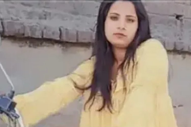 बिहार के SDPO गौतम कुमार की घरेलू नौकरानी के नाम 1 करोड़ का बंगला, अब फरार!