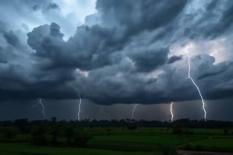 मौसम का रौद्र रूप! आज पूरे भारत में भारी बारिश, ओले और तूफान की चेतावनी!