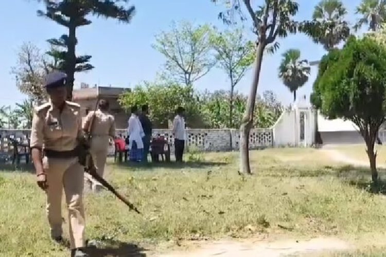 मोतिहारी में पुलिस की बड़ी कार्रवाई: मदरसे से पिस्टल बरामद, परिसर सील किया गया