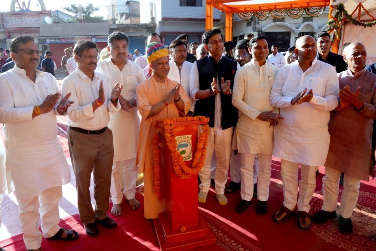 दंगे, कर्फ्यू, अराजकता और लूट-खसोट के दिन गए, गुंडों, माफिया को पनपने नहीं देंगे: मुख्यमंत्री योगी