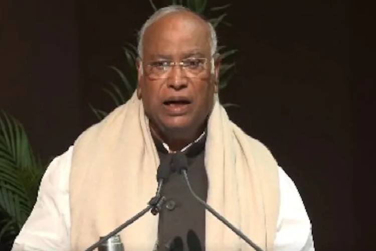 असम में कथित भड़काऊ भाषण को लेकर भाजपा ने मल्लिकार्जुन खड़गे के खिलाफ दर्ज कराया केस 