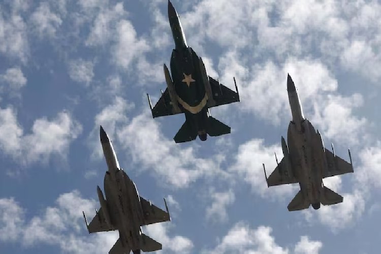 पाकिस्तान ने अमेरिका-ईरान वार्ता से पहले मध्य पूर्व में फाइटर जेट्स क्यों तैनात किए?