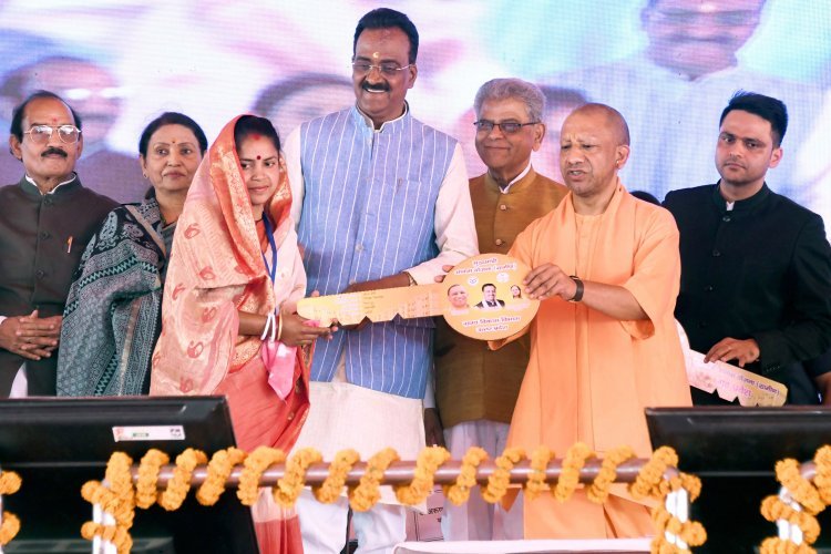 एक मियां नहीं, लेकिन नाम मियांपुर...लखीमपुर खीरी के मियांपुर गांव का सीएम योगी ने बदला नाम, कहा- कांग्रेस के पाप....