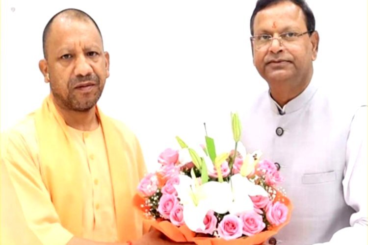 यूपी मंत्रिमंडल का होगा विस्तार, फाइनल हुई लिस्ट, गुलाबी फाइल लेकर योगी के पास पहुंचे प्रदेश अध्यक्ष, जानिए किनका खुलेगा भाग्य