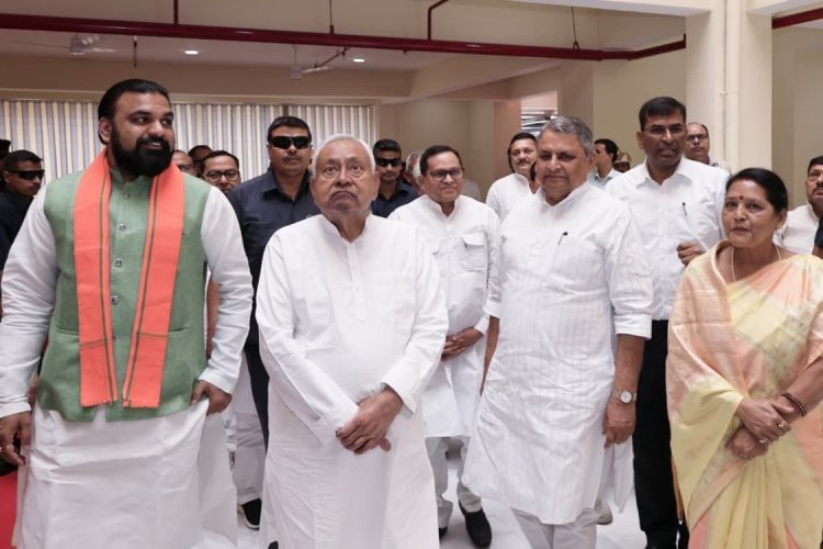 बिहार में सीएम फेस पर सस्पेंस हुआ खत्म? बीजेपी से इन दावेदारों का नाम सबसे आगे, देखिए संभावित मंत्रिमंडल की लिस्ट