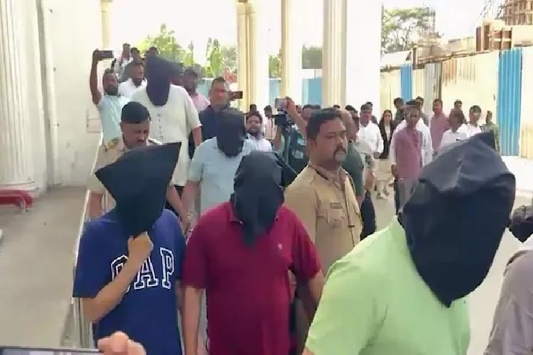 नासिक TCS मामले की FIR में छेड़छाड़, अश्लील इशारे और जबरदस्ती नमाज पढ़वाने के आरोप