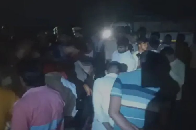 प्रयागराज में भीषण रेल हादसा: ट्रेन से कटकर चार लोगों की मौत