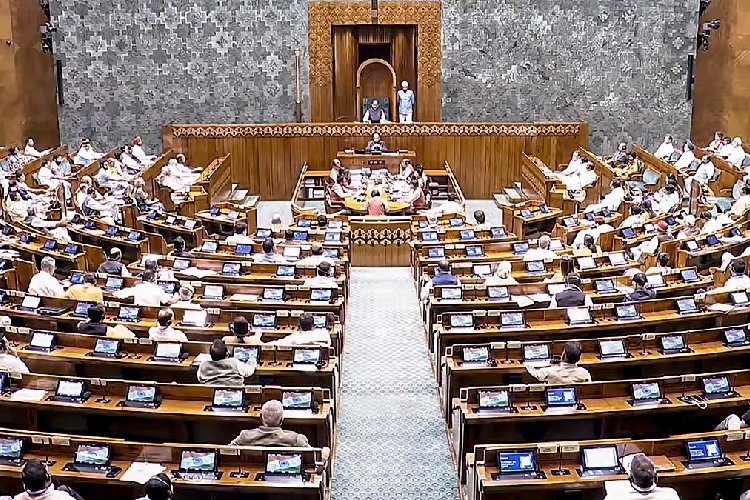 लोकसभा में 298-230 के अंतर से गिरा महिला आरक्षण संशोधन बिल 