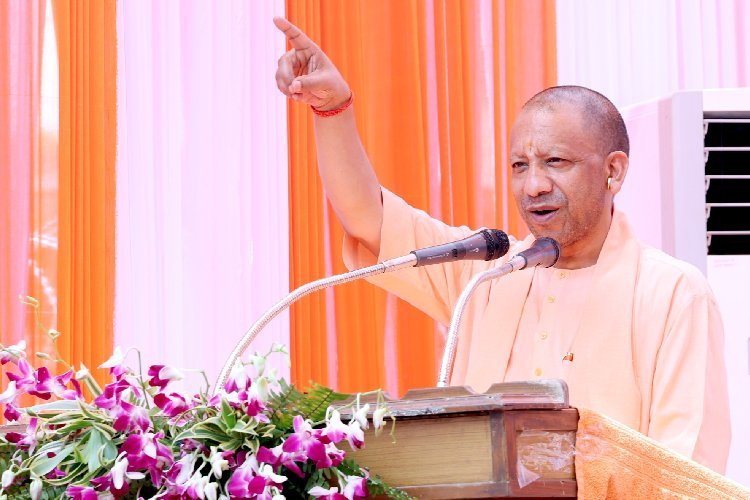 बंगाल के गुंडे बदमाशों को योगी आदित्यनाथ की चेतावनी, सरकार बनते ही होगा एक्शन!  