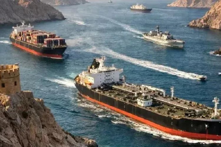 भारत के 14 जहाजों को ईरानी गार्ड्स ने होर्मुज में था घेरा, किसी पर खाद तो किसी पर था कच्चा तेल