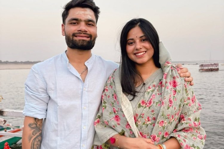 मंगेतर प्रिया सरोज के साथ काशी पहुंचे रिंकू सिंह, काशी विश्वनाथ का किया दर्शन, गंगा आरती में हुए शामिल