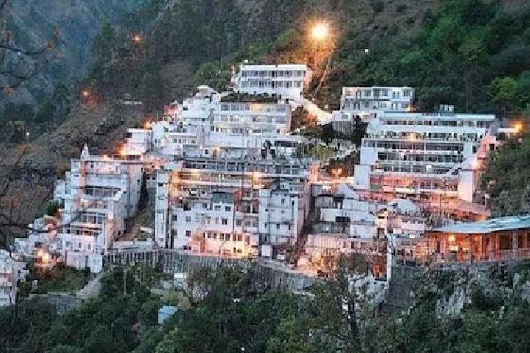 वैष्णो देवी मंदिर में चढ़ावे की चांदी में भारी मिलावट का खुलासा, कैंसर की चेतावनी जारी!