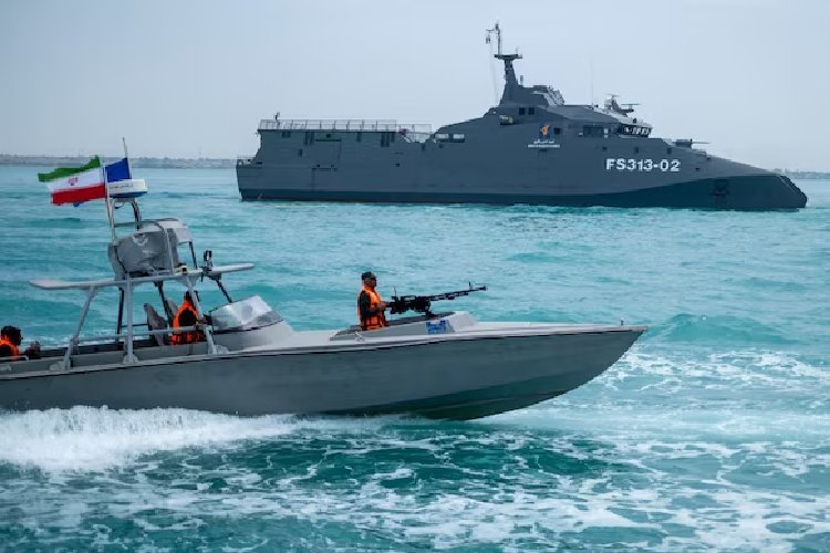 होर्मुज में दो जहाजों पर ईरान ने हमला कर किया सीज, एक आ रहा था गुजरात