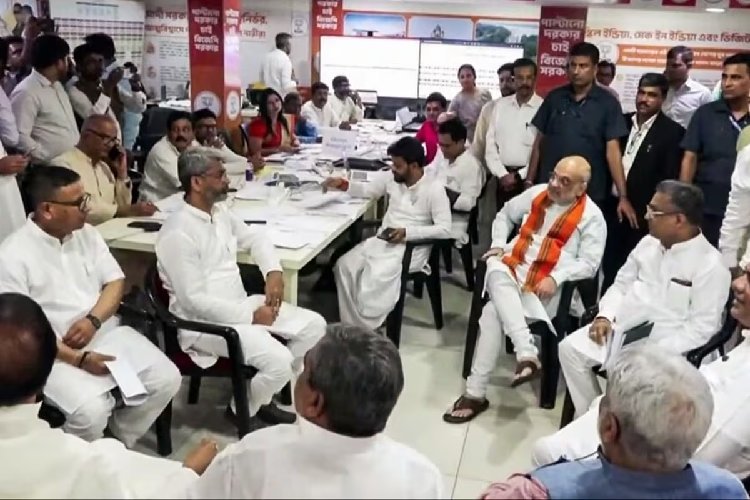 Bengal Elections: बंगाल में शाह का ‘डेरा’, वॉर रूम से सख्त निगरानी—हिंसा और रणनीति के बीच तेज हुआ सियासी संग्राम