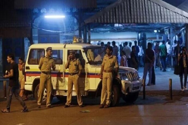 Mumbai Sextortion Case: महिला क्रिकेटर समेत तीन गिरफ्तार, कारोबारी से 60 लाख से ज्यादा की उगाही का आरोप