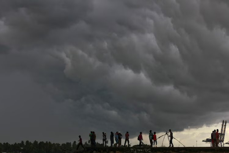 अर्ली मानसून अलर्ट: भारत में समय से पहले बारिश का संकेत दे रही हैं मौसम प्रणालियां