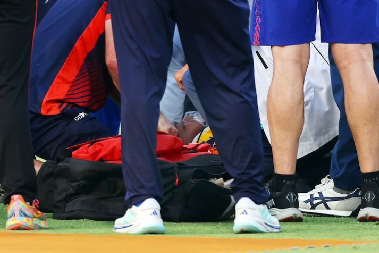 DC vs PBKS: लुंगी नगीडी को सिर पर गंभीर चोट, एम्बुलेंस से अस्पताल ले जाया गया