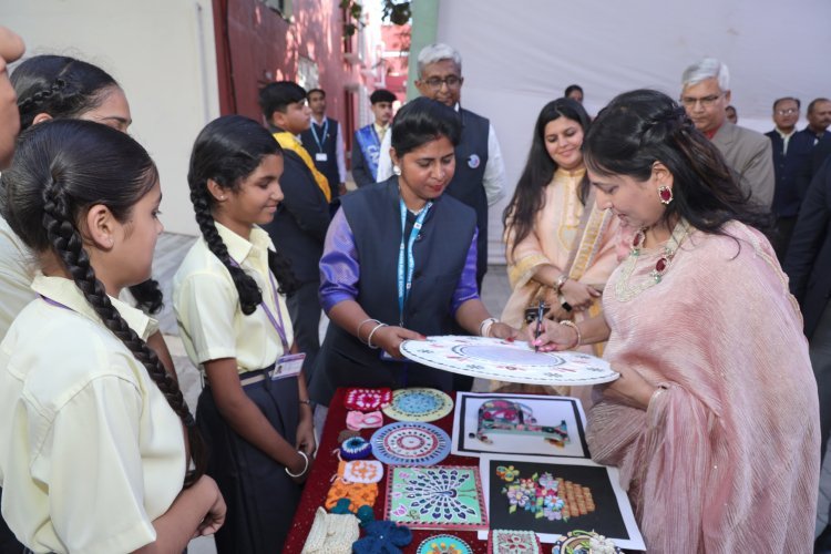 अदाणी पब्लिक स्कूल मुंद्रा के 25 वर्ष पूरेः डॉ. प्रीति अदाणी ने दिया इंडोर स्पोर्ट्स कॉम्प्लेक्स और अत्याधुनिक ऑडिटोरियम का गिफ्ट 