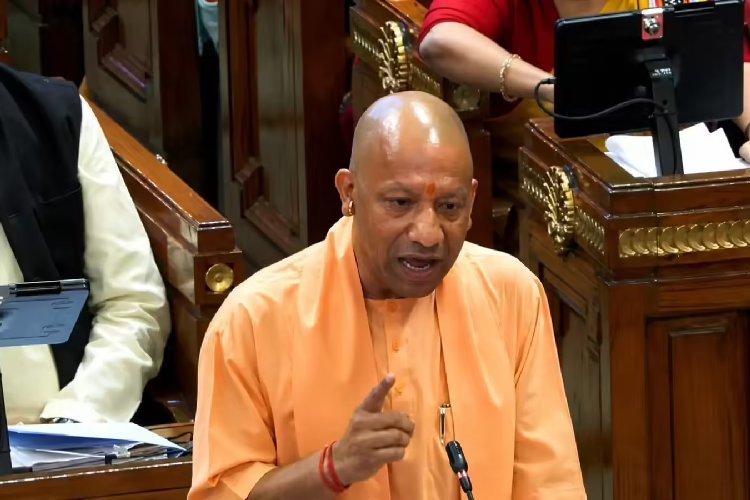 महिला आरक्षण बिल पर सपा-कांग्रेस पर योगी का तीखा हमला, मायावती का भी किया जिक्र