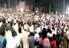 हिन्दू लड़की के साथ होटल में मिला मुस्लिम युवक, हिंदू संगठनों का हंगामा, विरोध में सड़कों पर उतरे हजारों मुस्लिम, 100 पर एफआईआर, 11 गिरफ्तार
