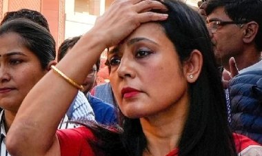 गाजियाबाद में महुआ मोइत्रा के खिलाफ शिकायत दर्ज, आईपीएस अधिकारी की छवि खराब करने का आरोप