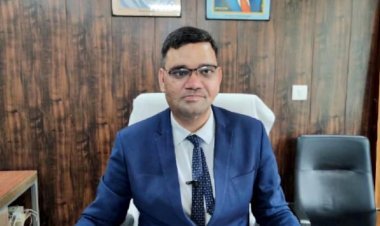 फील्ड में पहुंचे चर्चित IAS रिंकू शाही, यूपी में 38 IAS का ट्रांसफर, 8 जिलों के बदले डीएम