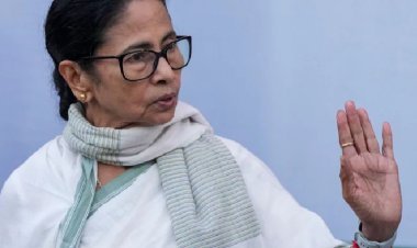 ''देखो और इंतजार करो...'' बंगाल चुनाव में हार मिलता देख ममता बनर्जी का आया पहला बयान