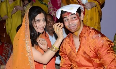प्रतीक अपर्णा की लव स्टोरी हेट स्टोरी में कैसे बदली? 2011 में डिंपल के साथ हल्दी वाली तस्वीर वायरल!