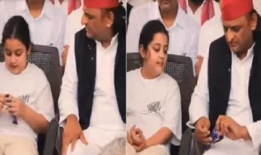 भतीजी की मासूमियत ने पिघलाया अखिलेश का दिल, अंतिम संस्कार में वायरल हुआ भावुक वीडियो