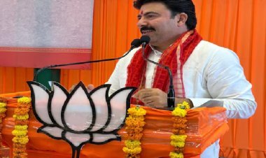 यूपी के बीजेपी विधायक ने खुद कटवाया चालान, बिना हेलमेट बुलेट चलाने पर पुलिस ने लगाया 1000 रुपए का जुर्माना