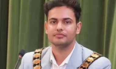 23 वर्षीय तुषार कुमार बने ब्रिटेन के सबसे युवा भारतीय मूल के मेयर